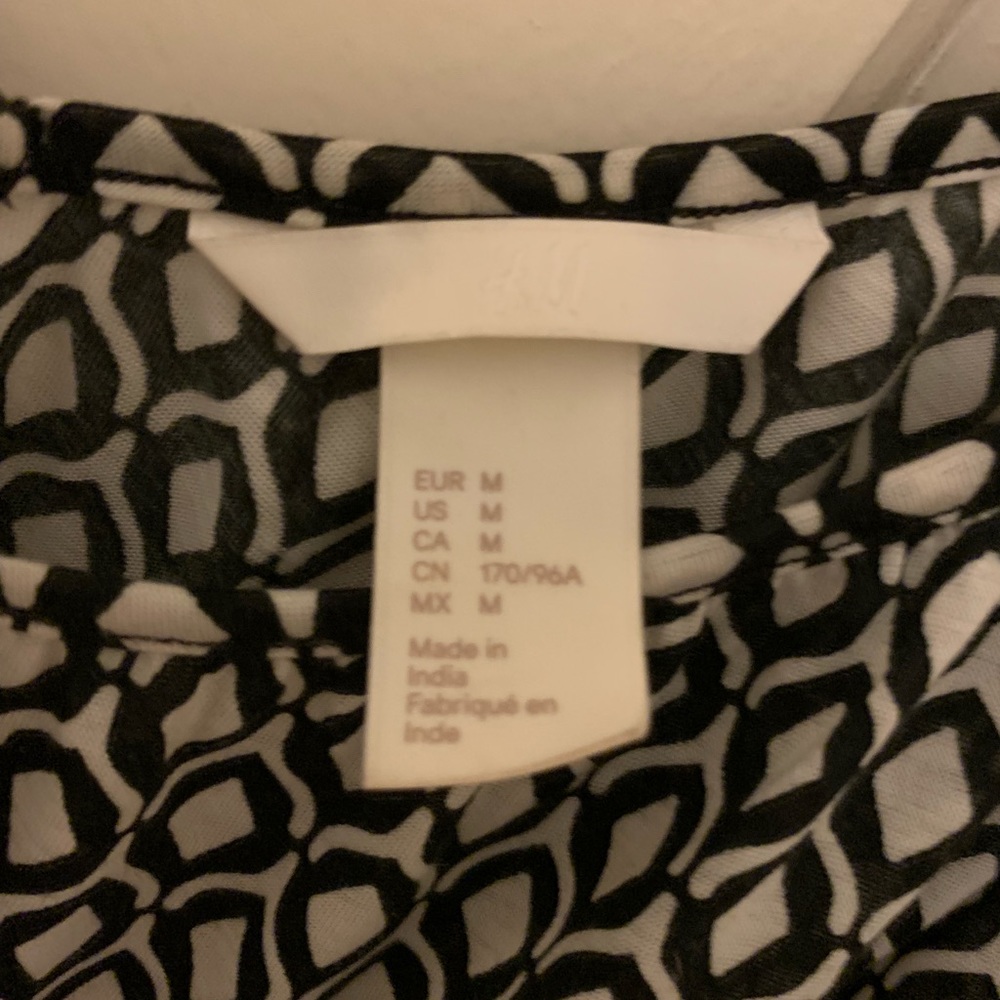 Patterned tank - Picture 3 of 3
